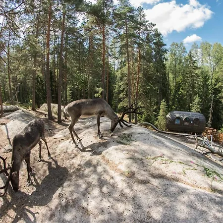 Igluhut - Sleep With Reindeer * Espoo